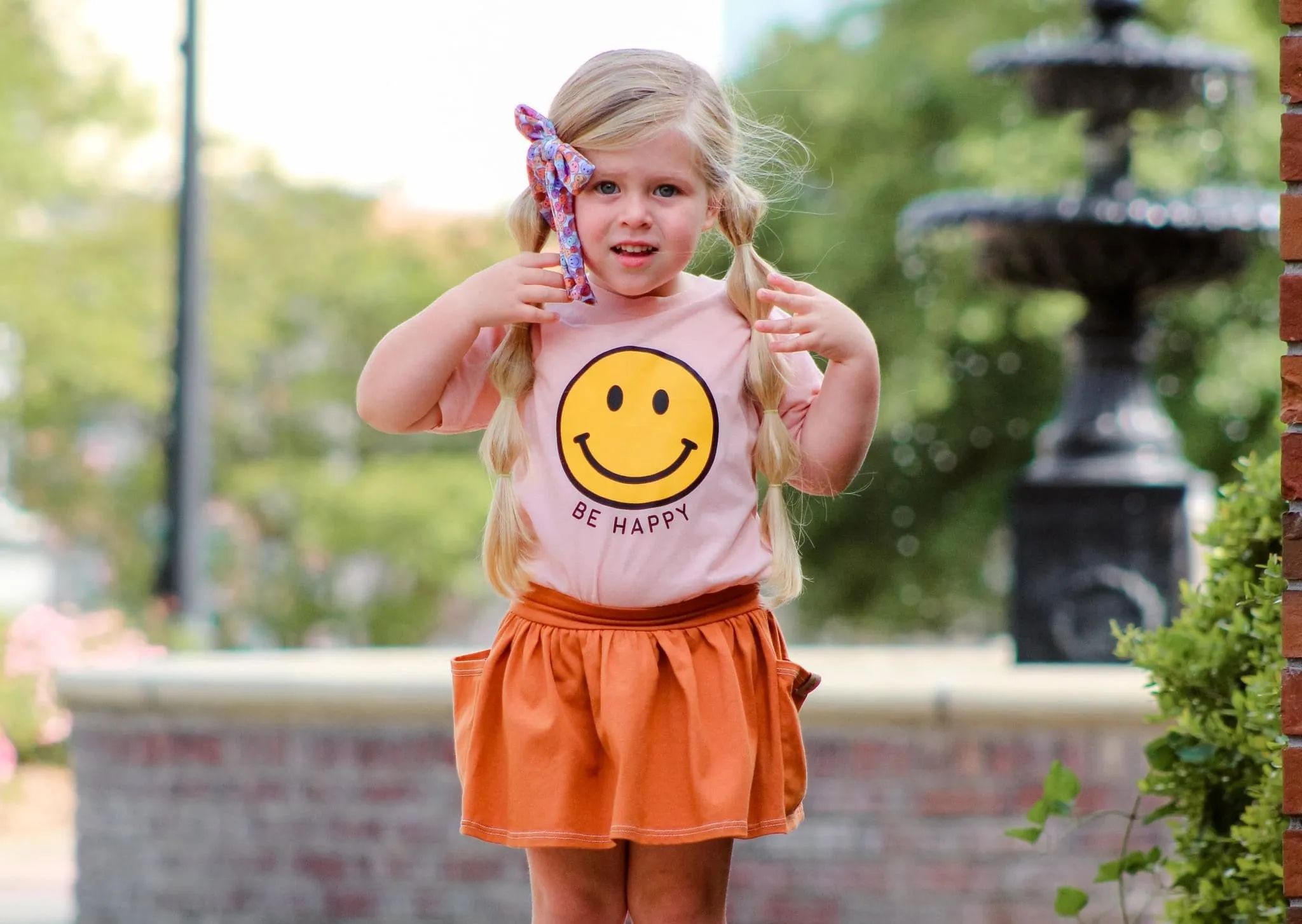 BE HAPPY - YELLOW   BLACK SMILEY FACE - Short Sleeve Child Shirt