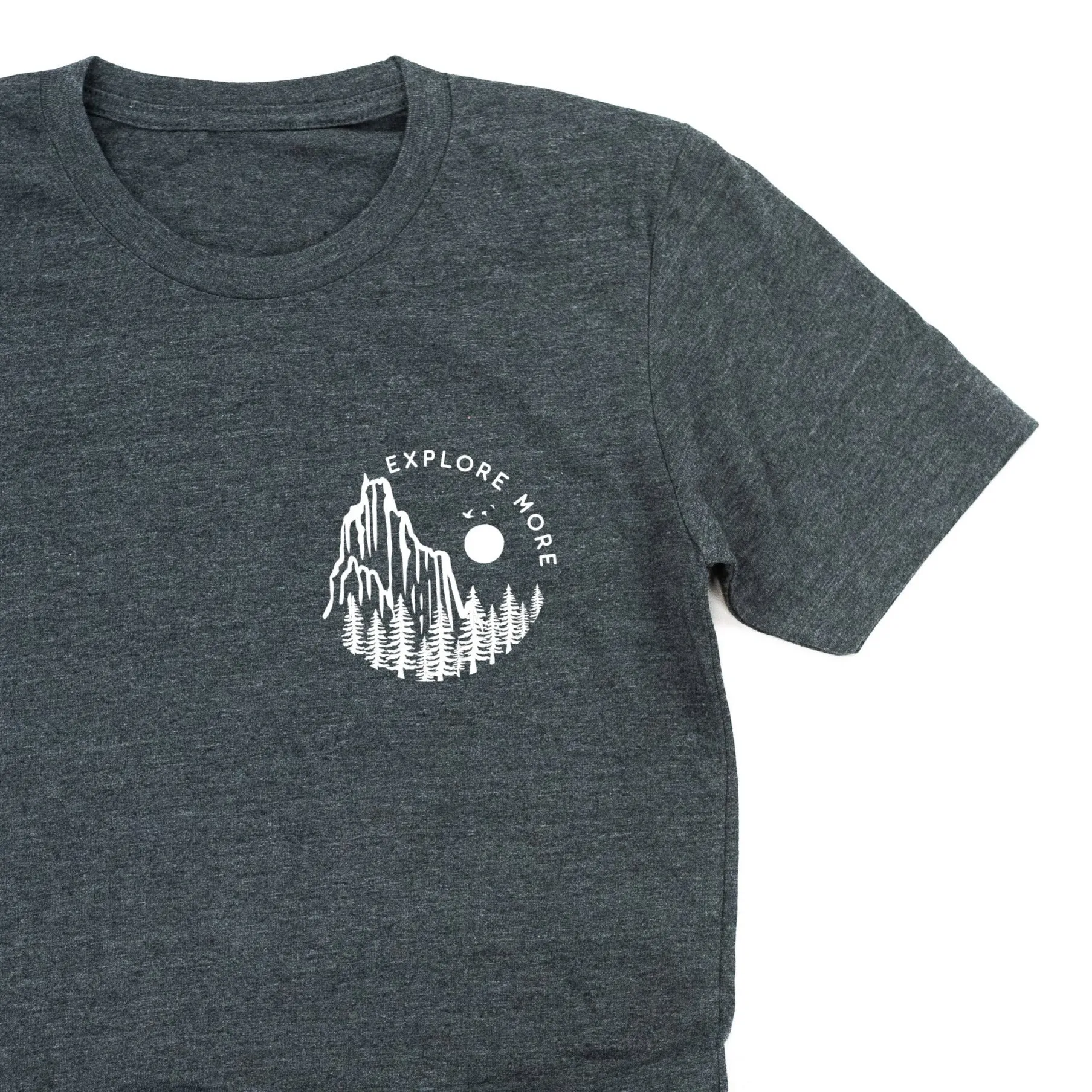 EXPLORE MORE - Pocket Design - Unisex Tee